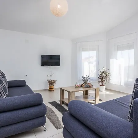 Zaklina 1 By Interhome Apartman *
