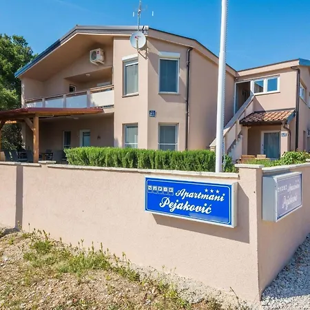 Zaklina 1 By Interhome Vir